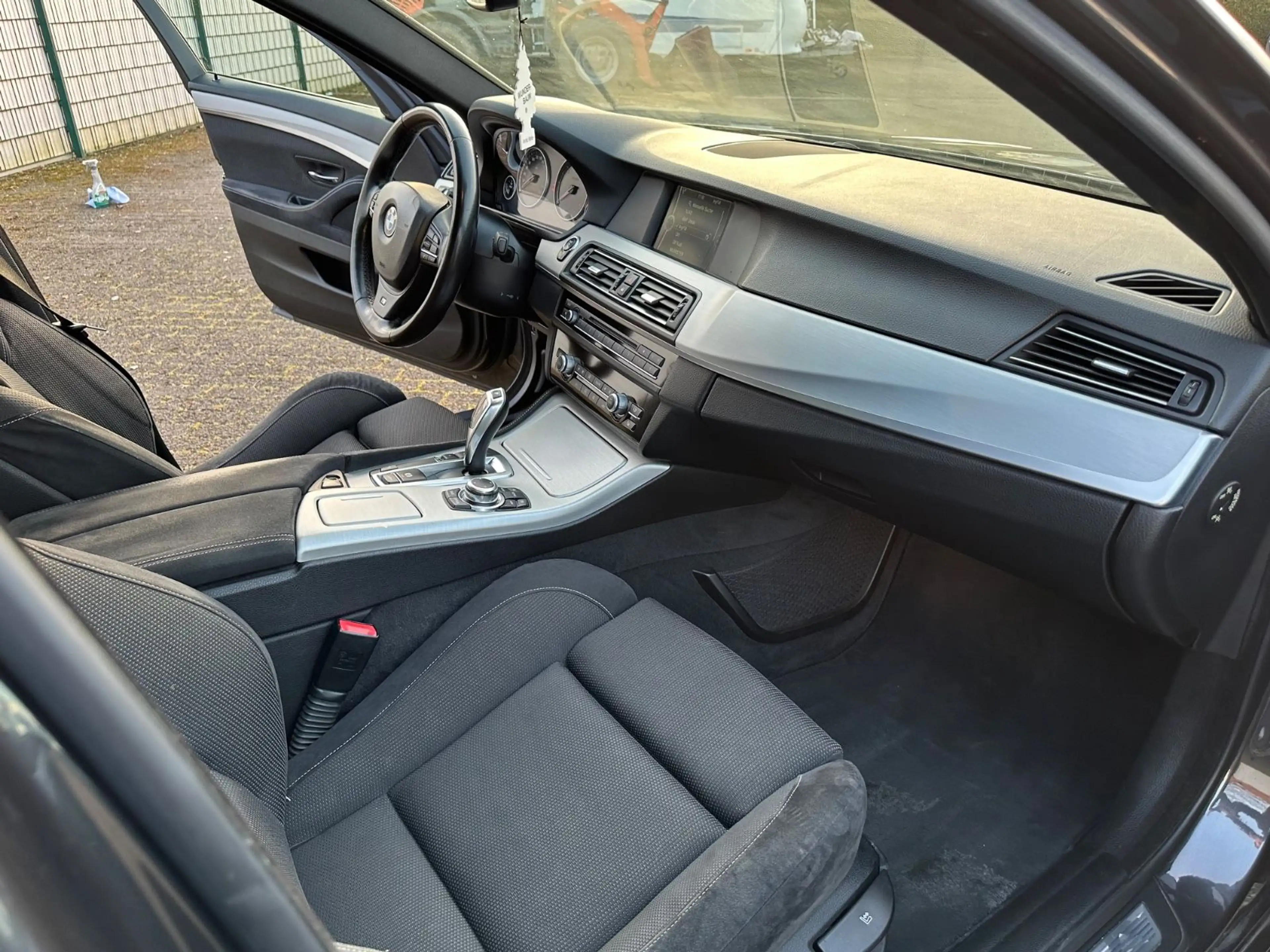 BMW 525 d Touring M-Sportpaket Navi Xenon PDC — photo 12