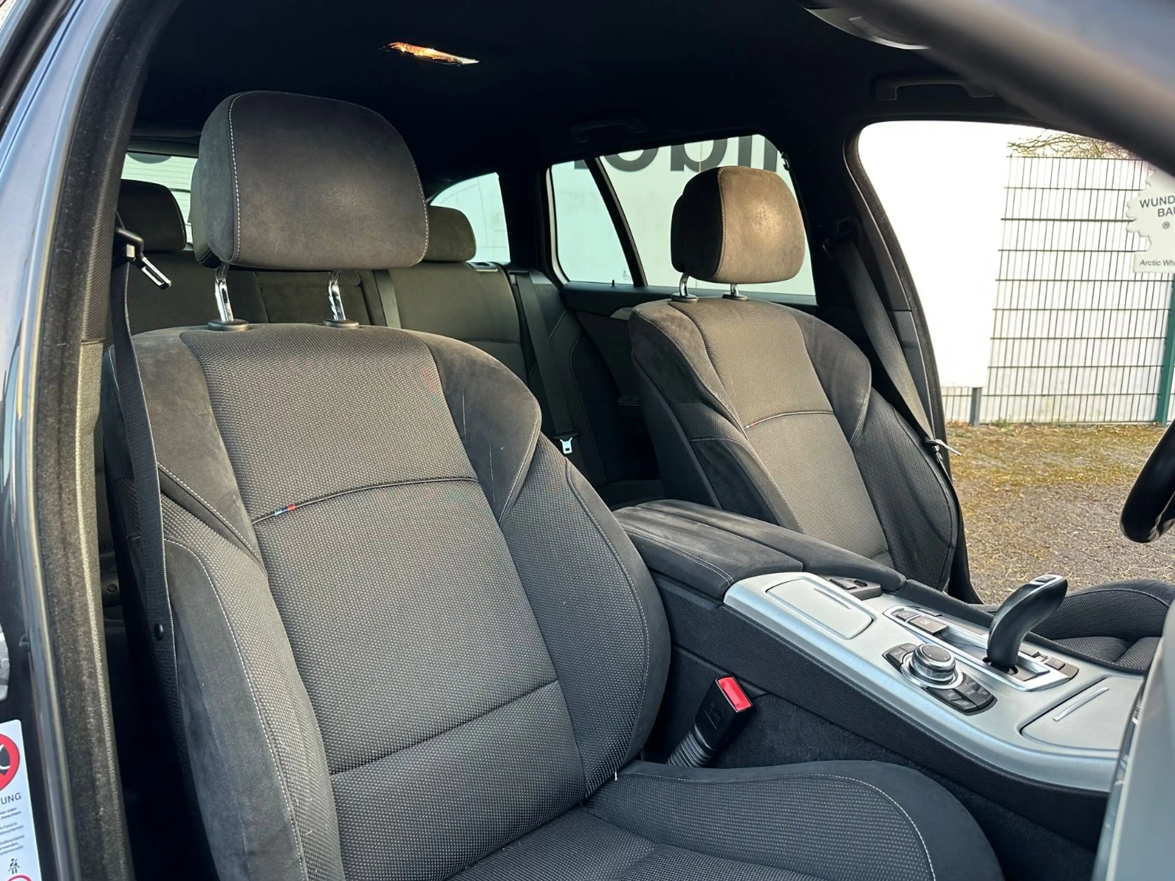 BMW 525 d Touring M-Sportpaket Navi Xenon PDC — photo 13