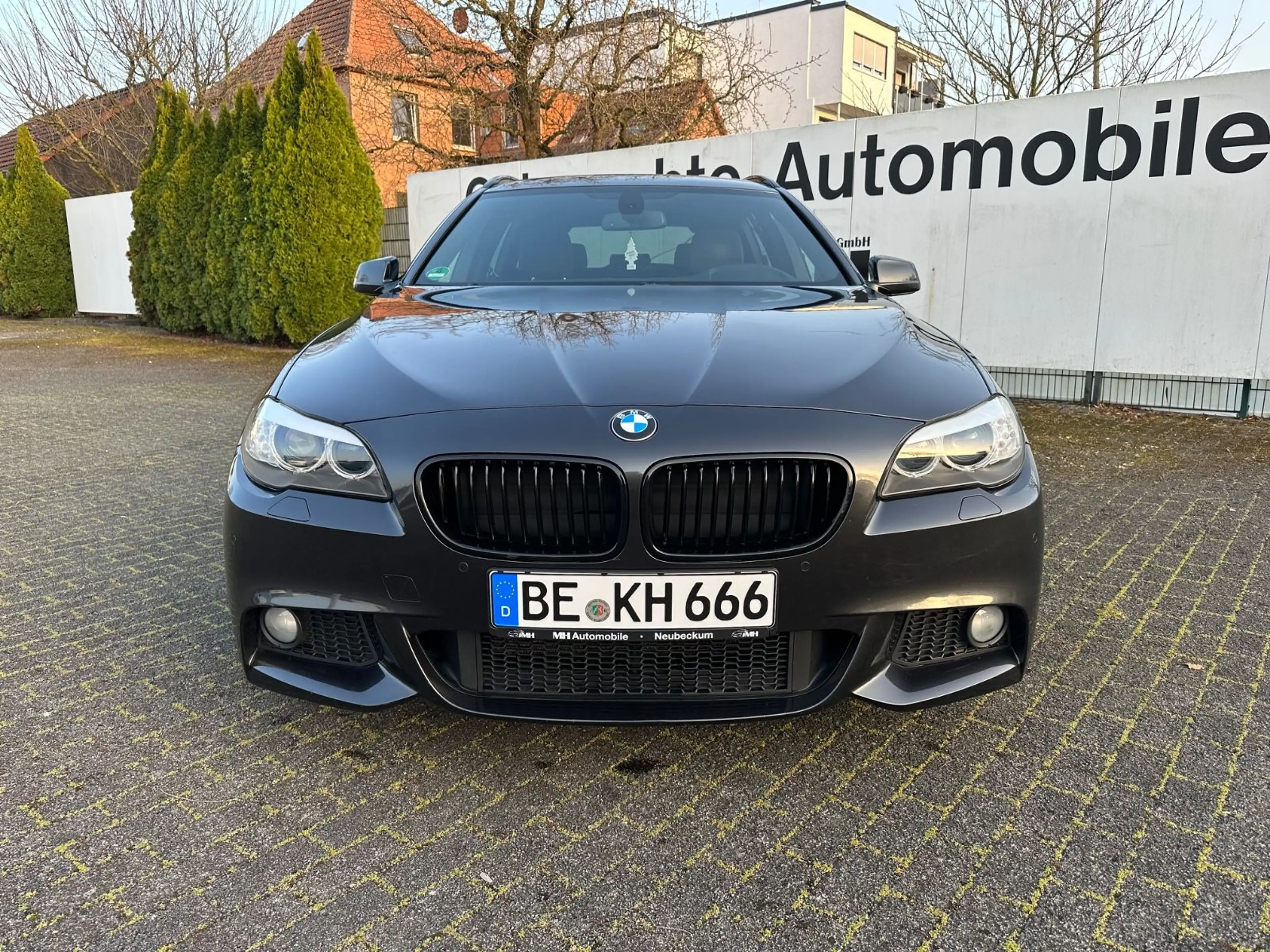 BMW 525 d Touring M-Sportpaket Navi Xenon PDC — photo 8