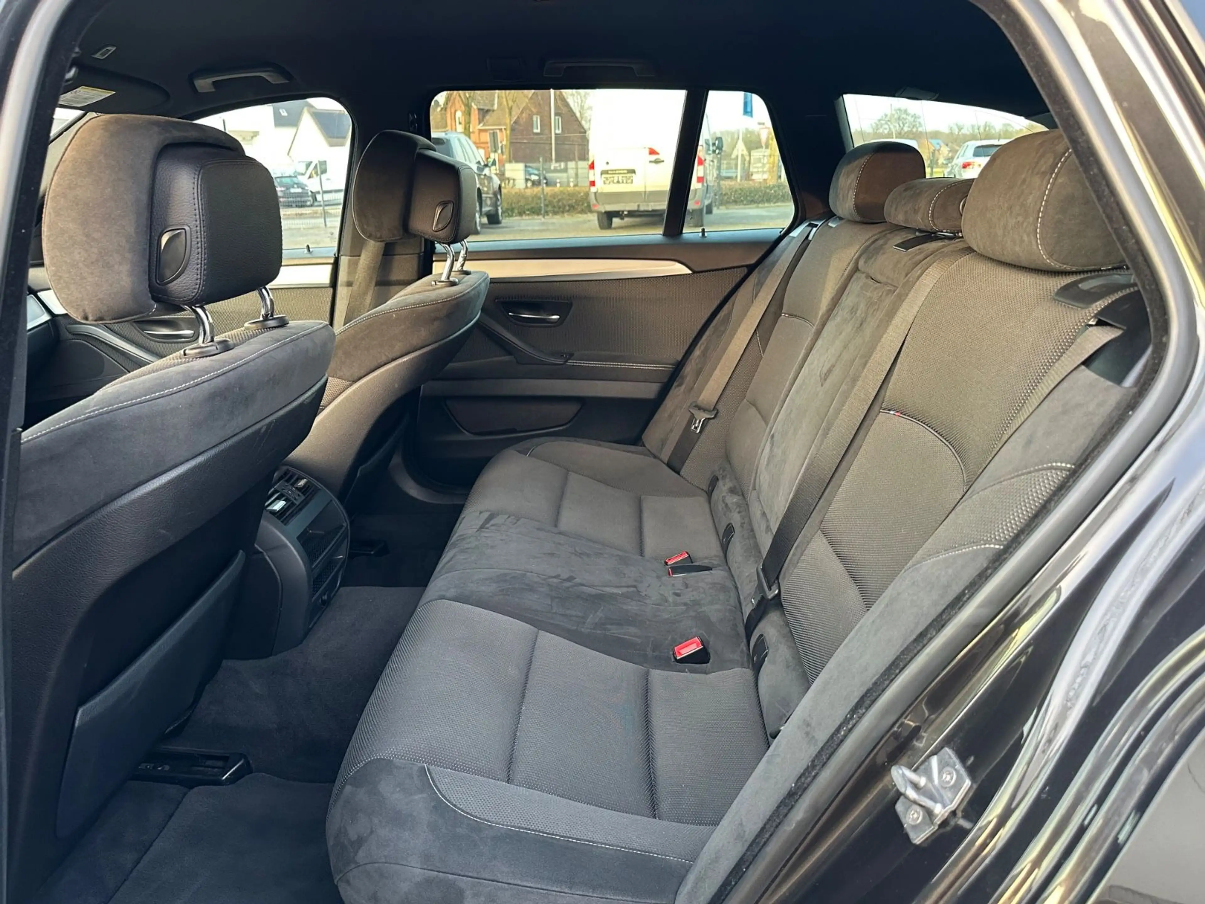 BMW 525 d Touring M-Sportpaket Navi Xenon PDC — photo 10