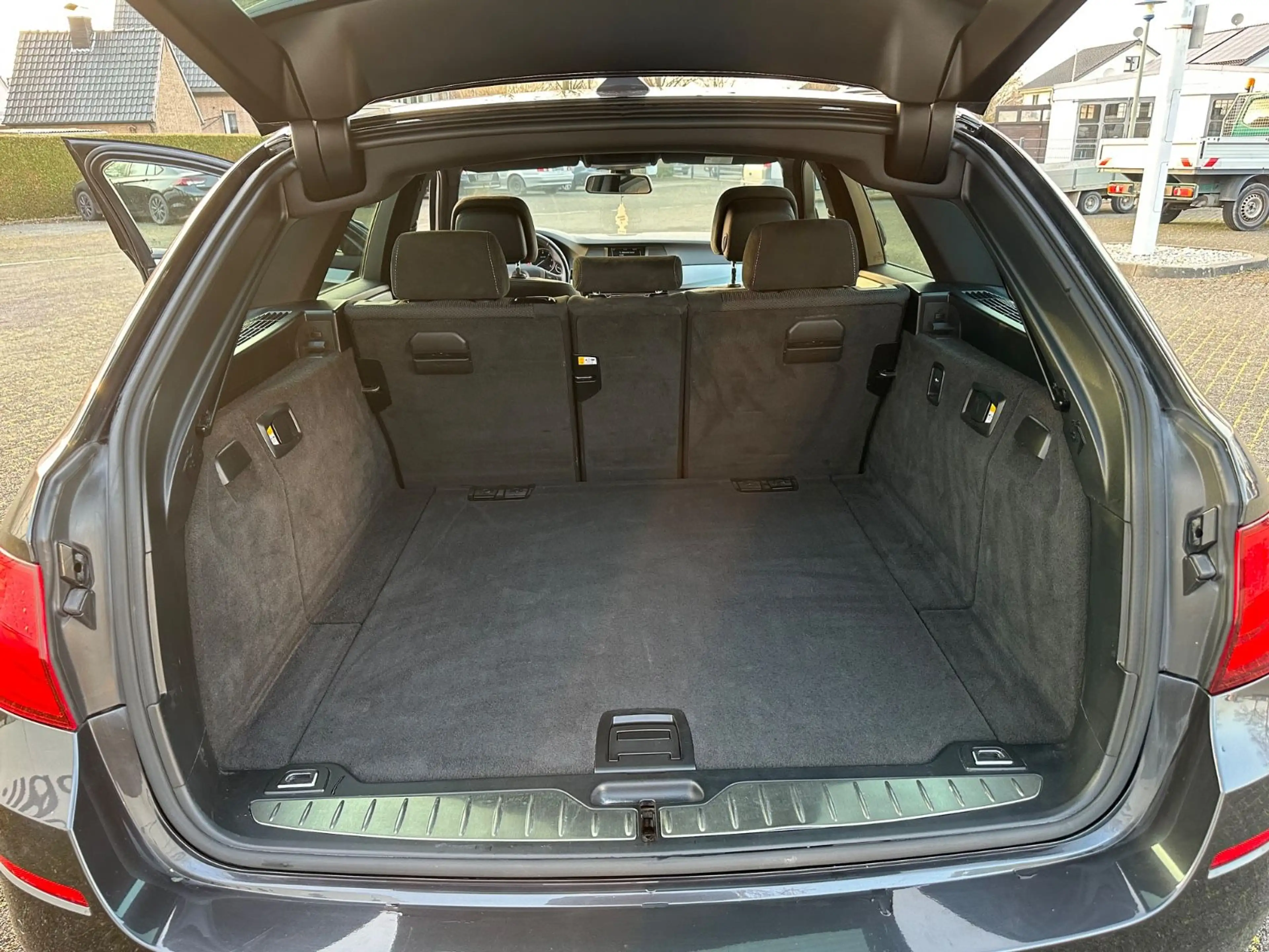 BMW 525 d Touring M-Sportpaket Navi Xenon PDC — photo 14