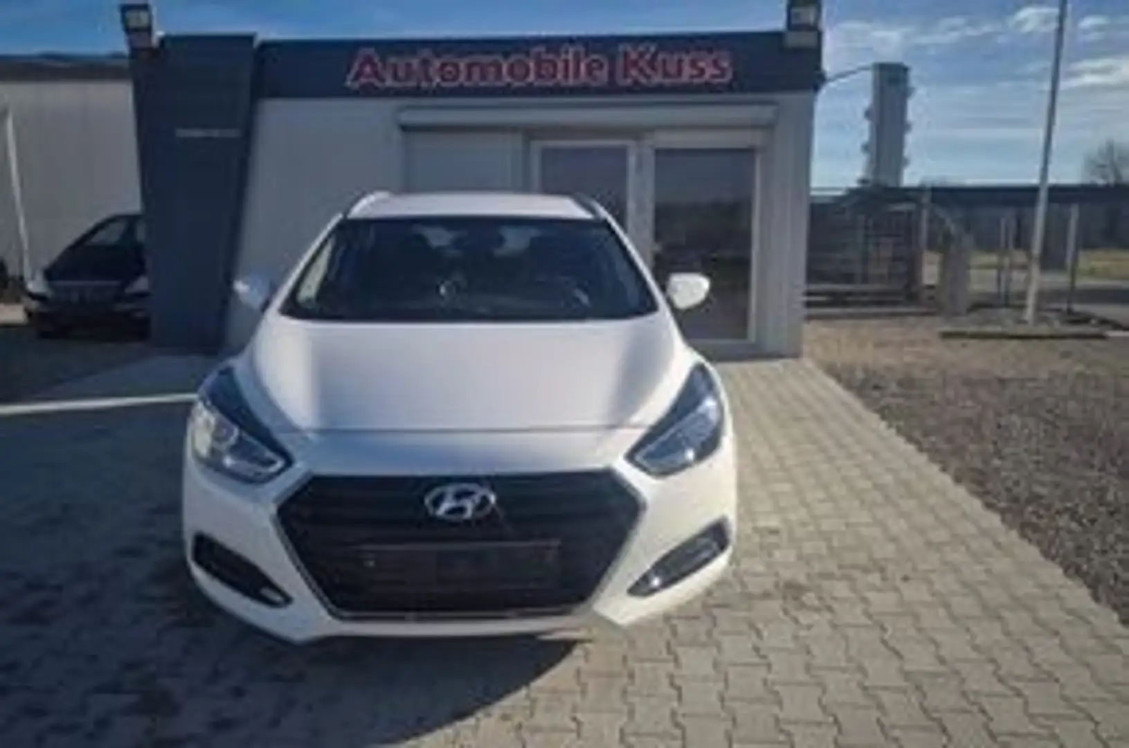 Hyundai i40 cw blue Classic Weiß - 1