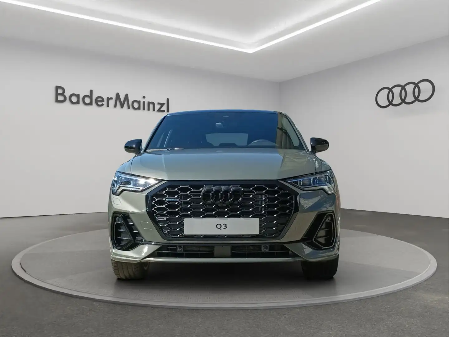 Audi Q3 S line 40 TDI qu. Sonos AHK Matrix Grijs - 2