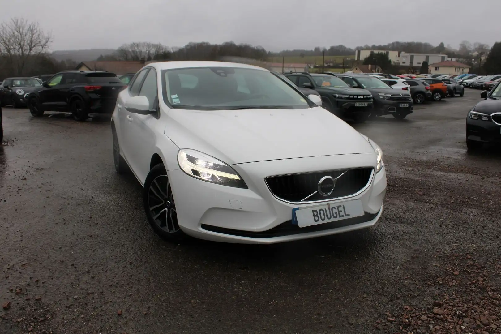 Volvo V40 D2 BUSINESS 2L DIESEL 120 CV GPS 3D CAMÉRA JA 16 FULL LED RÉGULATEUR BLUETOOTH Weiß - 1