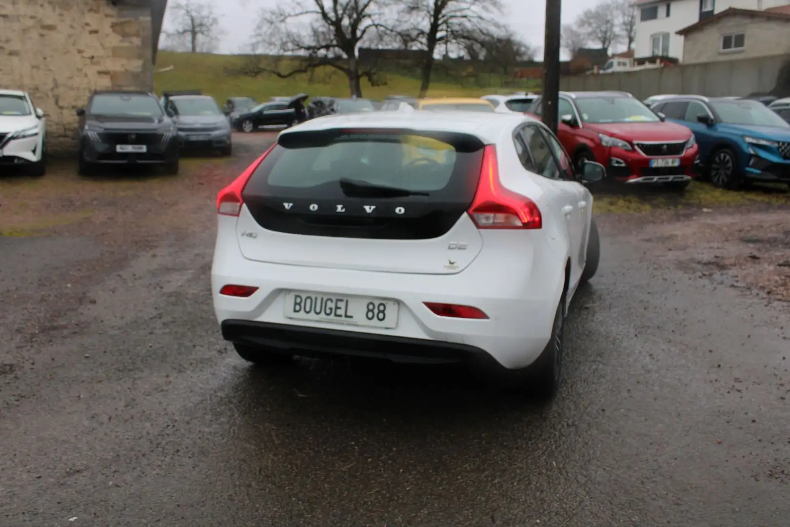 Volvo V40 D2 BUSINESS 2L DIESEL 120 CV GPS 3D CAMÉRA JA 16 FULL LED RÉGULATEUR BLUETOOTH Weiß - 2