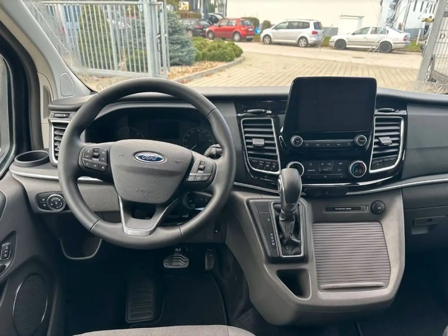 Ford Tourneo Custom 320 2.0 EcoBlue 170CV aut. L2 Titanium Argento - 1