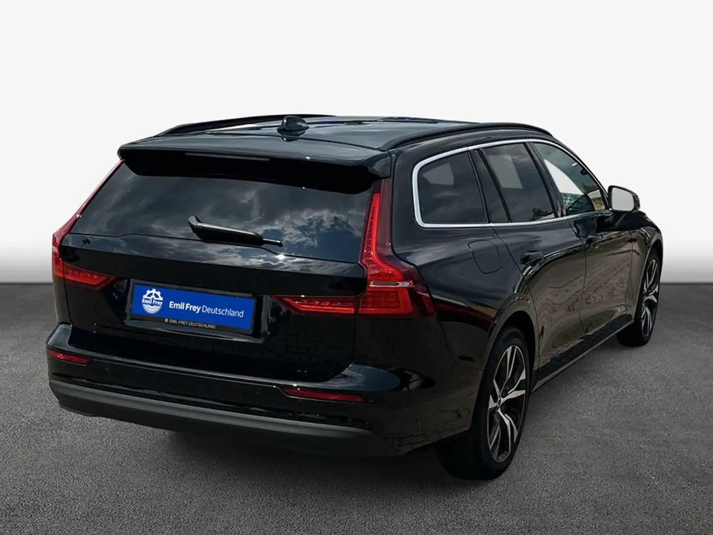 Volvo V60 B3 B DKG Core Schwarz - 2