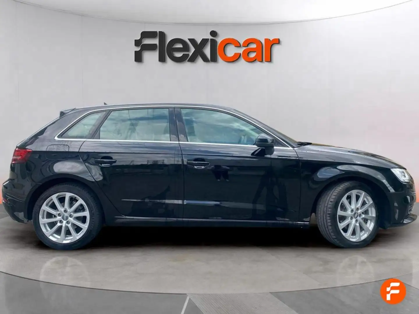 Audi A3 sport edition 1.6 TDI 85kW Sportback Schwarz - 2