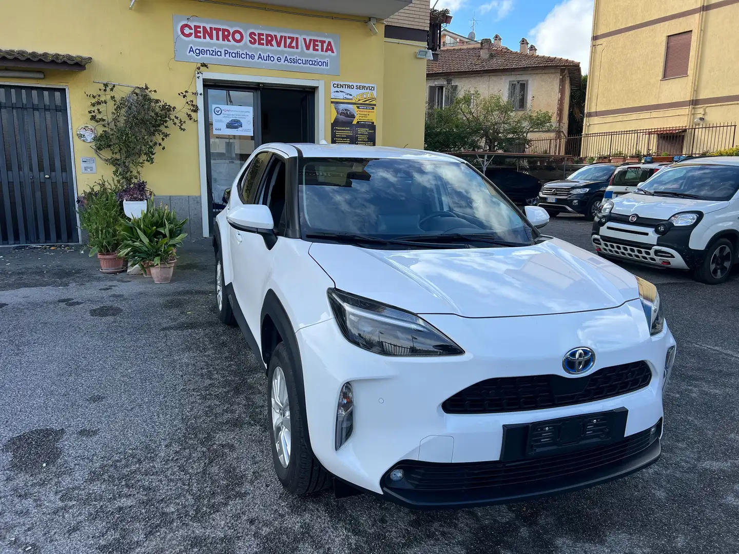 Toyota Yaris Yaris Cross 1.5h Business fwd 116cv e-cvt ITALIANA Bianco - 2