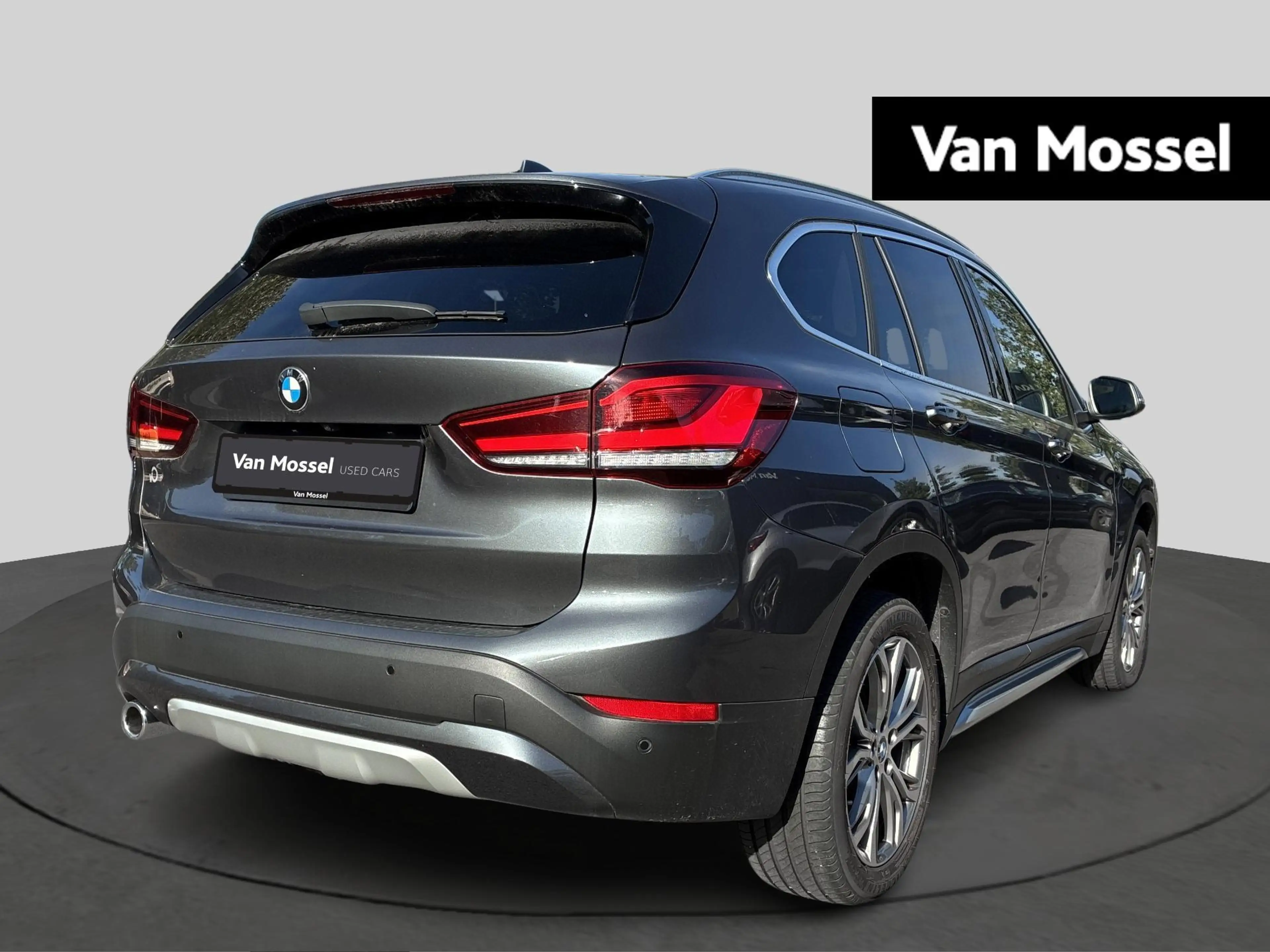 BMW X1 xLine sDrive18iA (103 kW) — photo 2