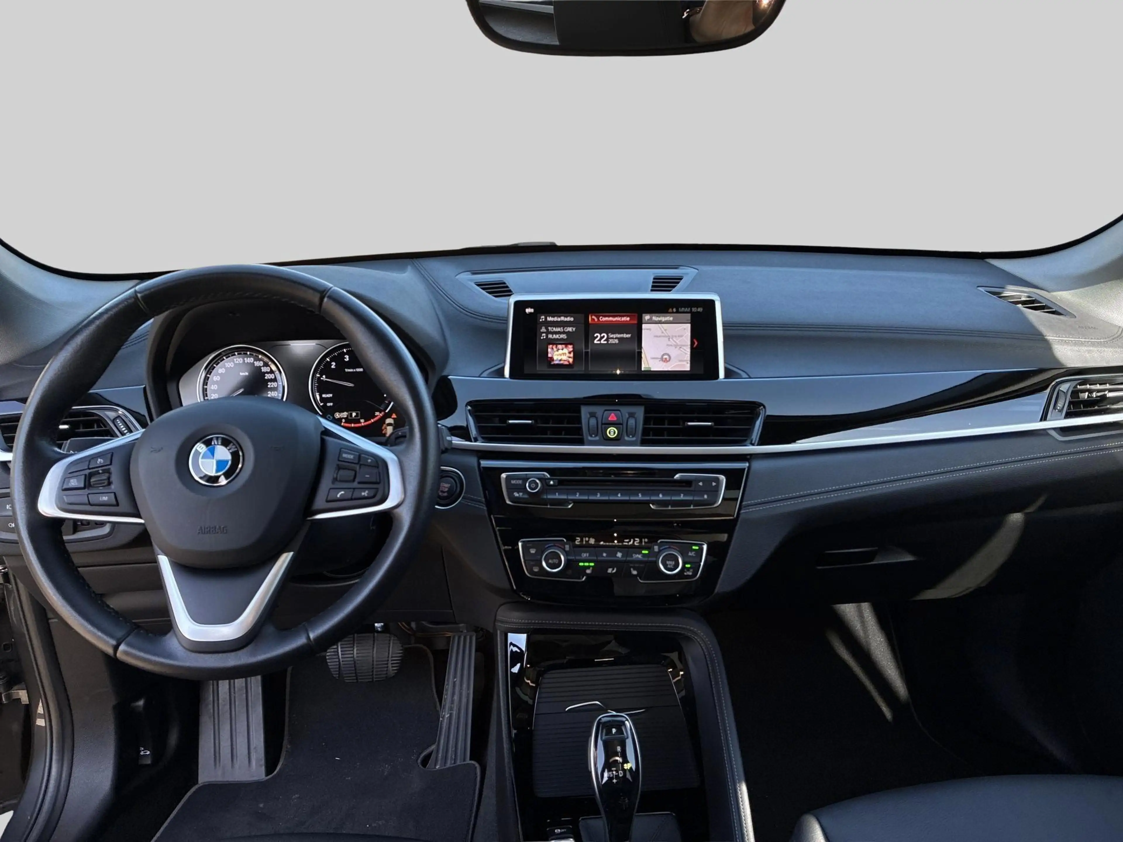 BMW X1 xLine sDrive18iA (103 kW) — photo 10