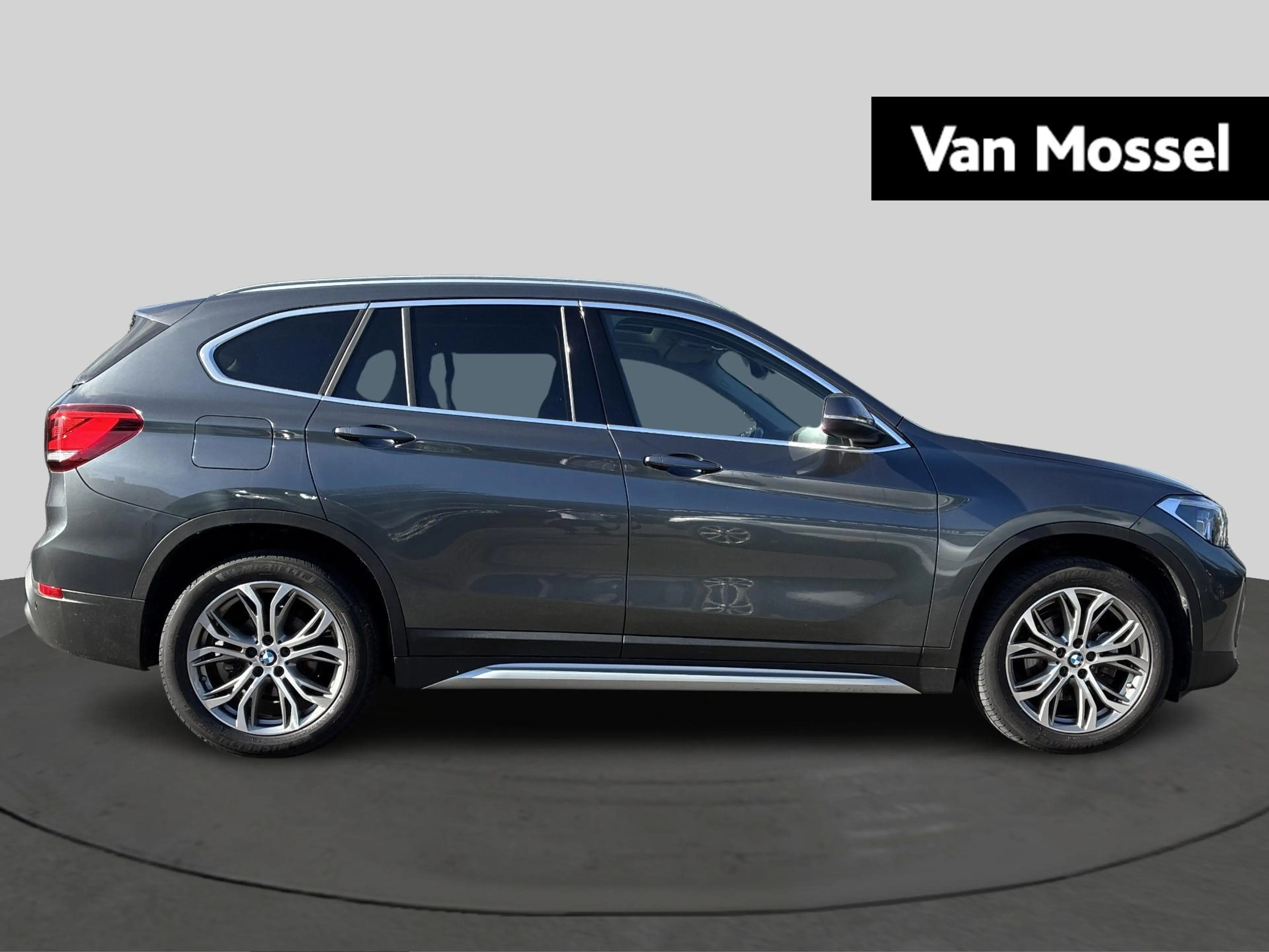 BMW X1 xLine sDrive18iA (103 kW) — photo 3