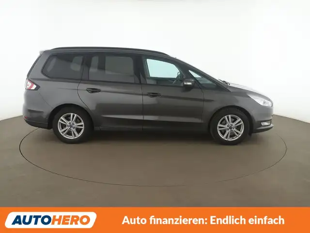 Ford Galaxy view 7