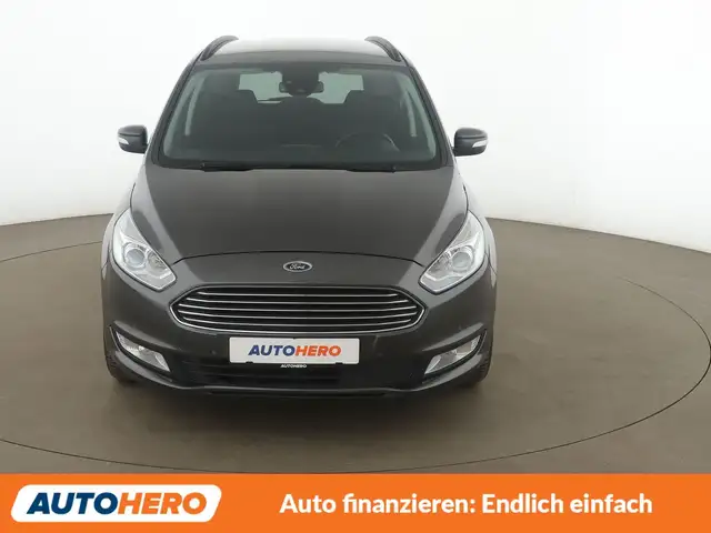 Ford Galaxy view 9