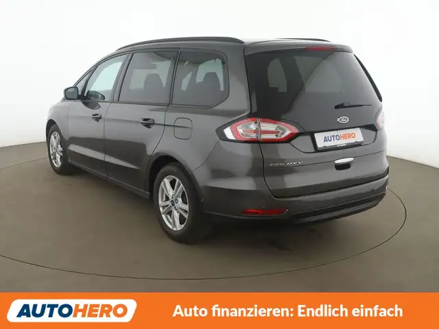 Ford Galaxy view 4