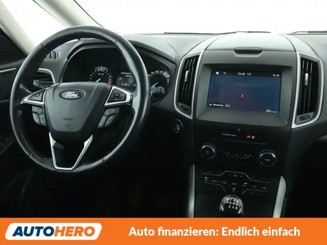 Ford Galaxy view 13