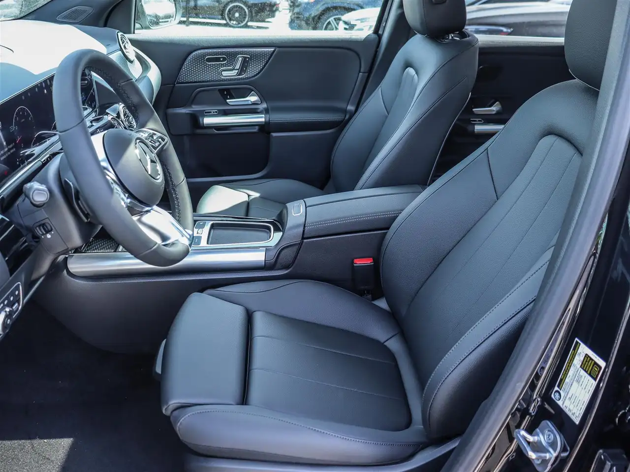 Mercedes-Benz GLA снимка Mercedes-Benz GLA