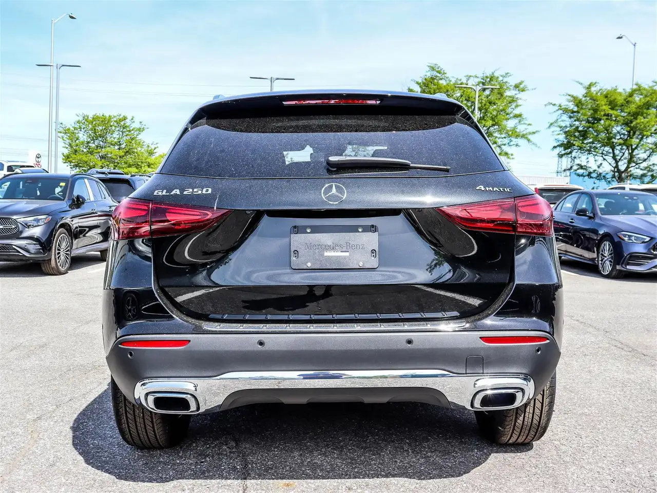 Mercedes-Benz GLA снимка Mercedes-Benz GLA