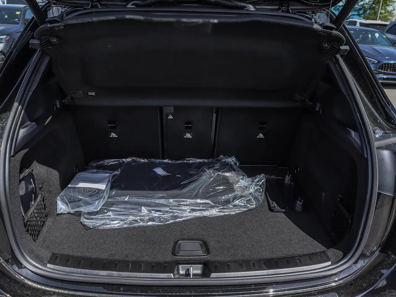 Mercedes-Benz GLA снимка Mercedes-Benz GLA