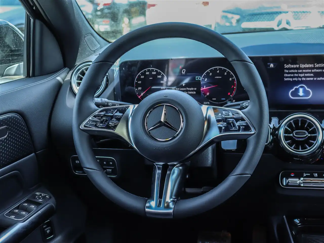Mercedes-Benz GLA снимка Mercedes-Benz GLA