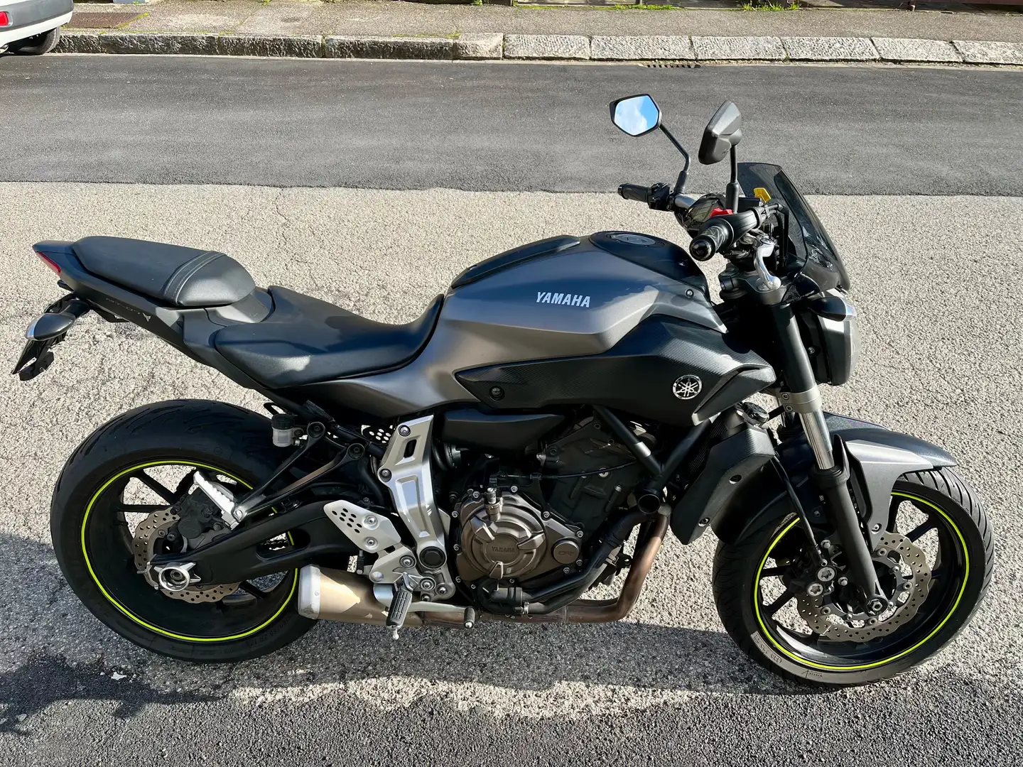 Yamaha MT-07 Gri - 2