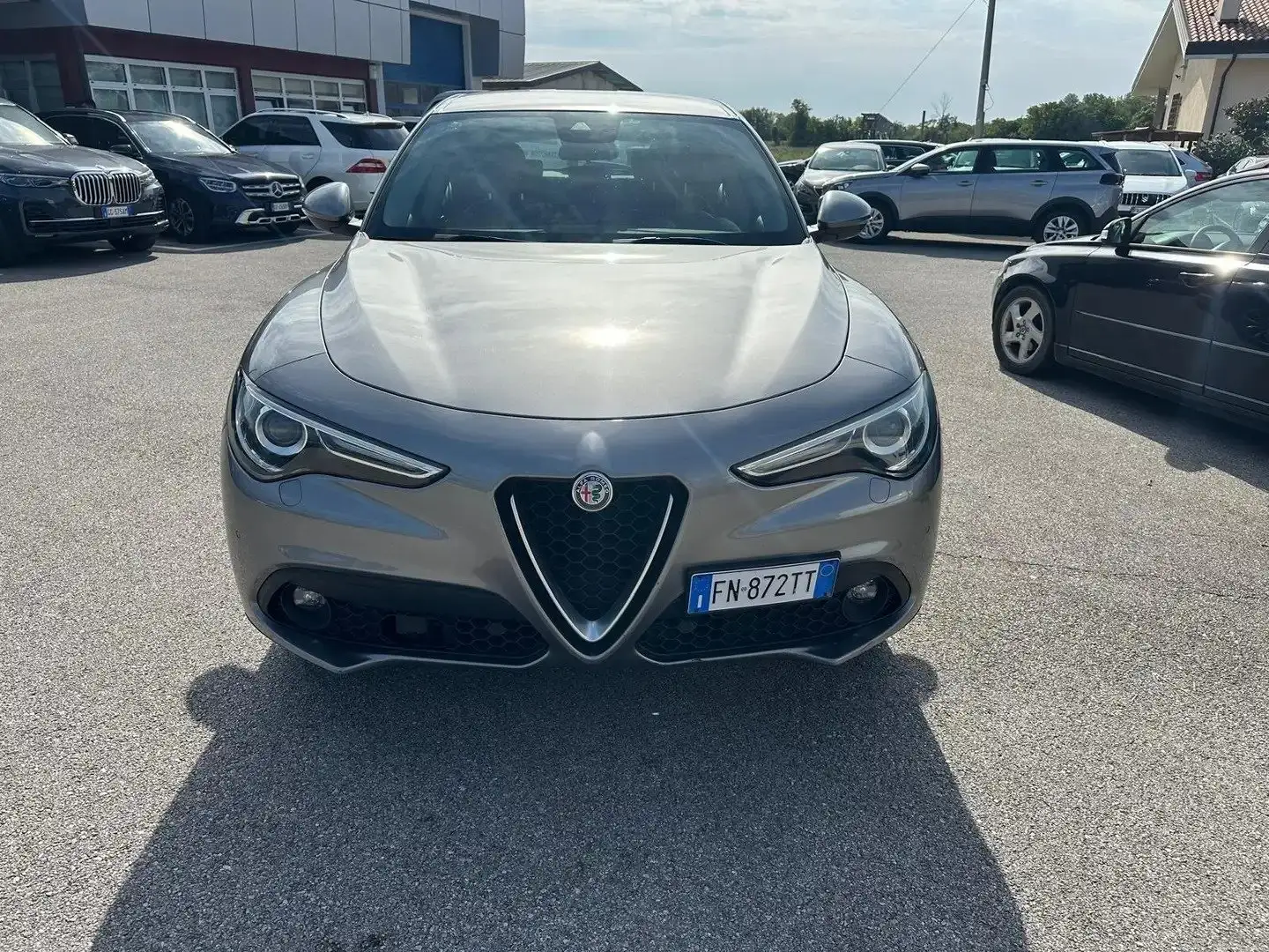 Alfa Romeo Stelvio 2.2 t Business Q4 180cv AT8 auto - FN872TT Grigio - 2