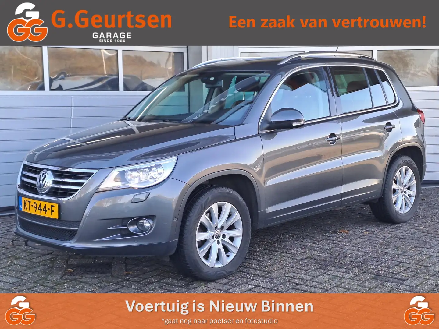 Volkswagen Tiguan 2.0 TDI Sport&Style 4Motion Grijs - 1