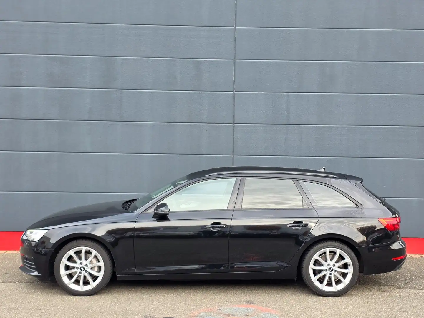 Audi A4 Avant basis ultra *Navi*PDC*Scheckheft gepfle Noir - 2