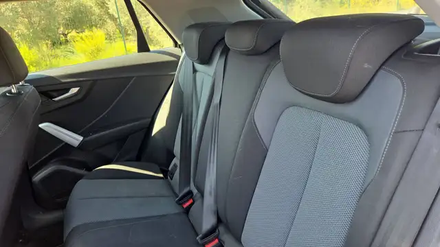 Audi Q2 view 9