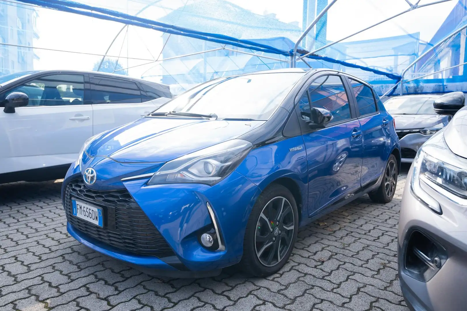 Toyota Yaris 5p 1.5h Trend Blue Edition - 1