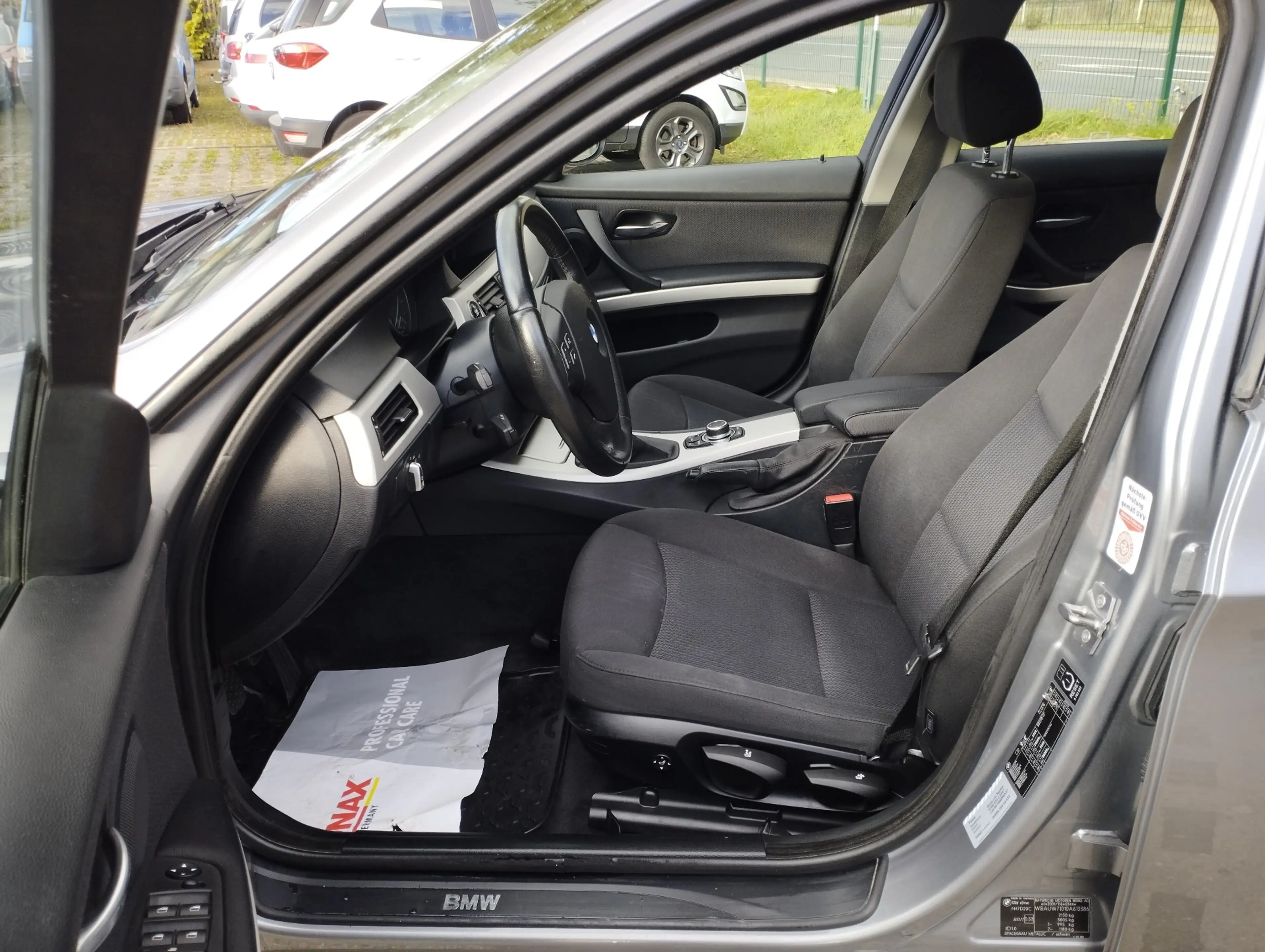 BMW 320 320 d xDrive Touring* ALLRAD! 1.HAND-BEHÖRDENFAHRZEUG!! — photo 13