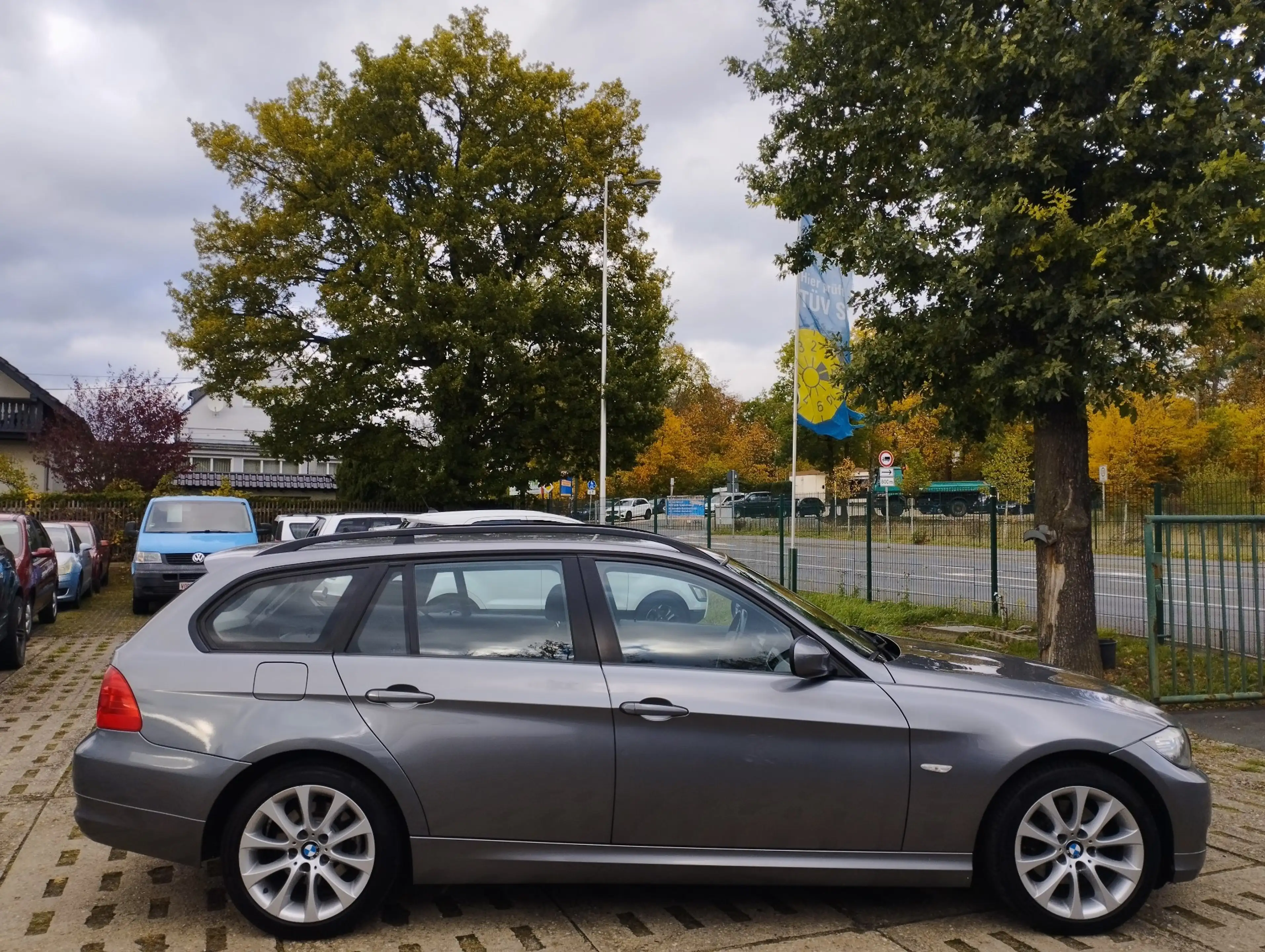 BMW 320 320 d xDrive Touring* ALLRAD! 1.HAND-BEHÖRDENFAHRZEUG!! — photo 5
