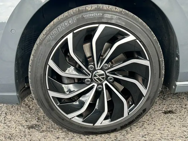 Volkswagen Golf view 9