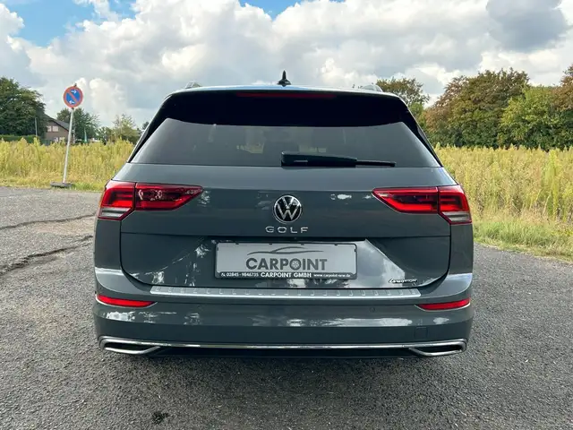 Volkswagen Golf view 4