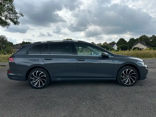 Volkswagen Golf view 6