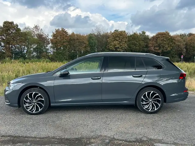 Volkswagen Golf view 2
