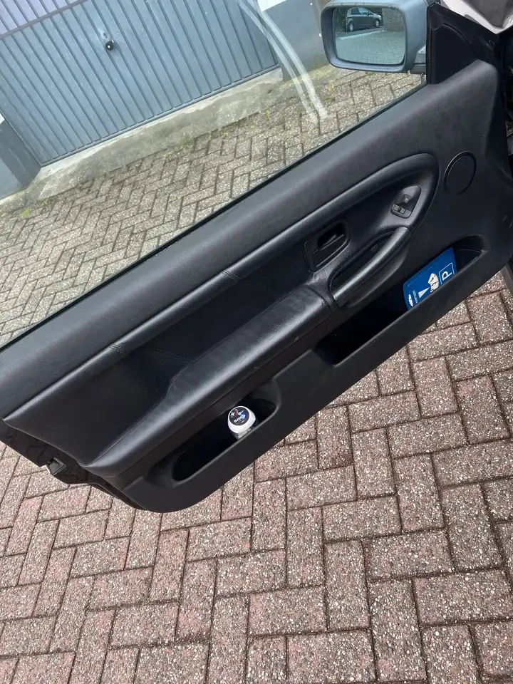 BMW 320i, foto 11