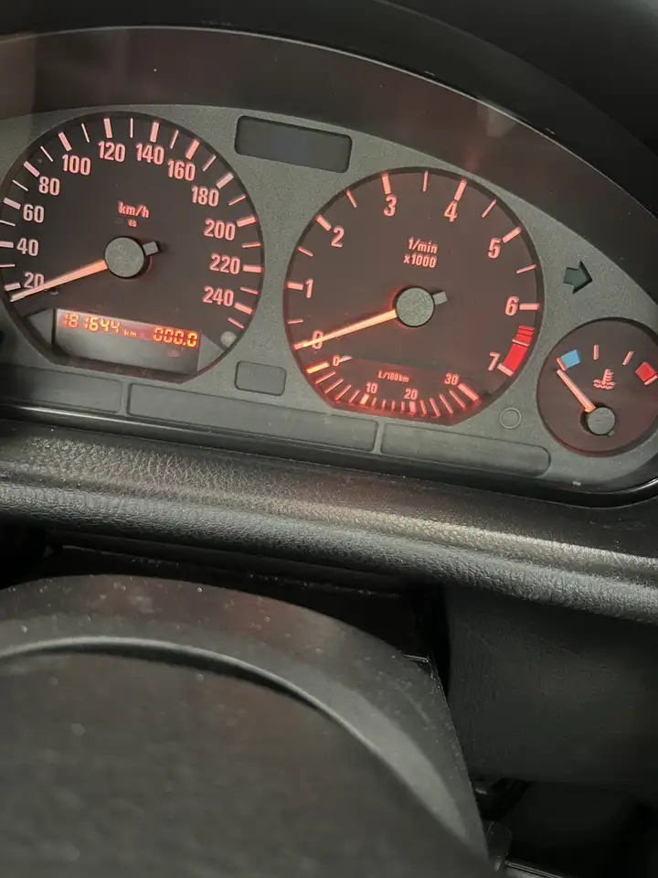 BMW 320i, foto 7