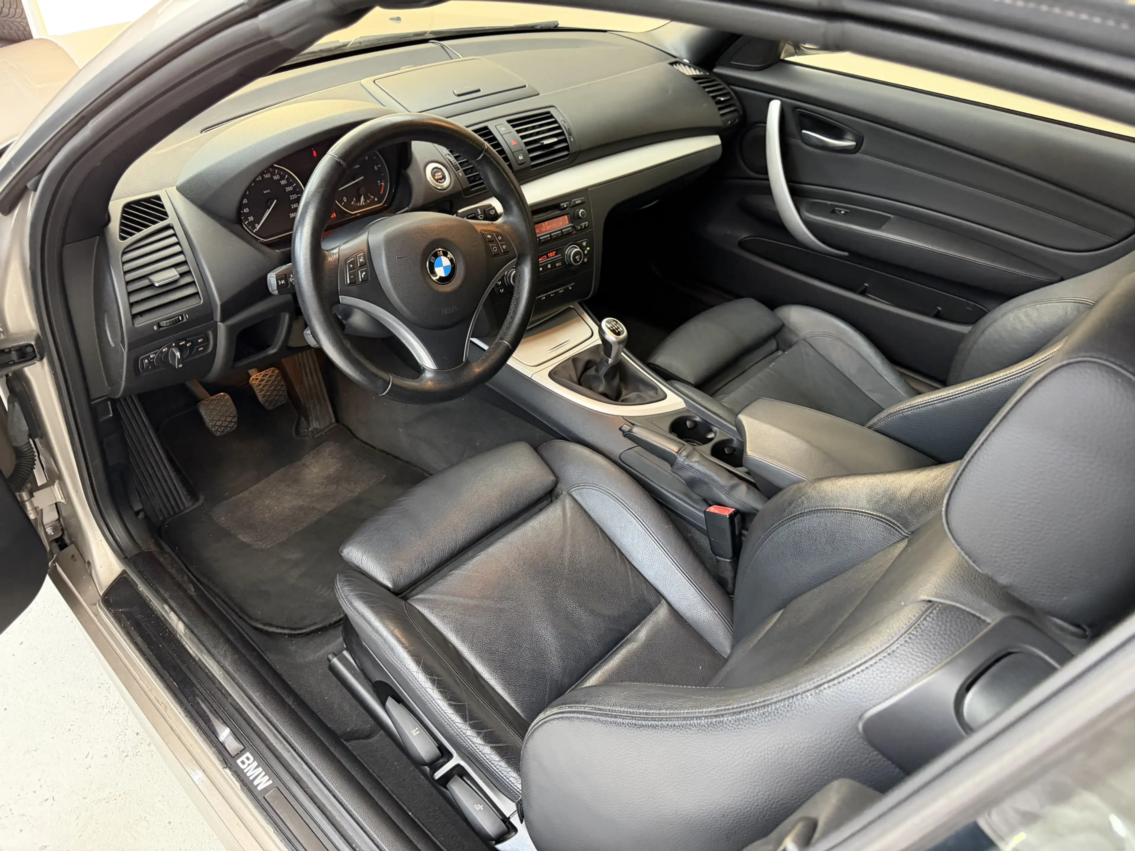 BMW 120 1-serie Cabrio 120i, 170Pk, 2009, Sportstoelen, Cl — photo 2