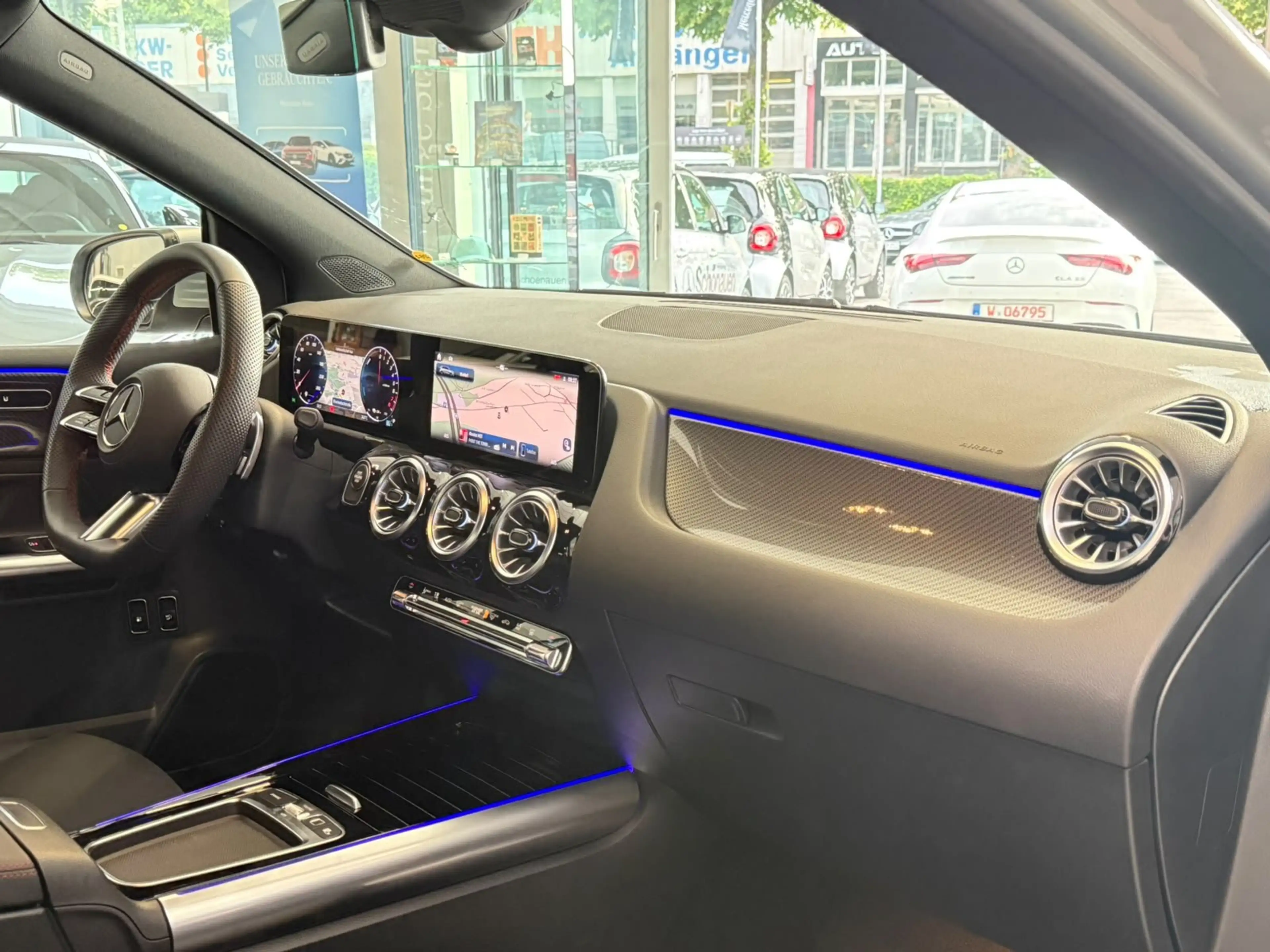 Mercedes-Benz B 250 e AMG PREMIUM AC11KW+CARPLAY+SIGN+WINTER — photo 13