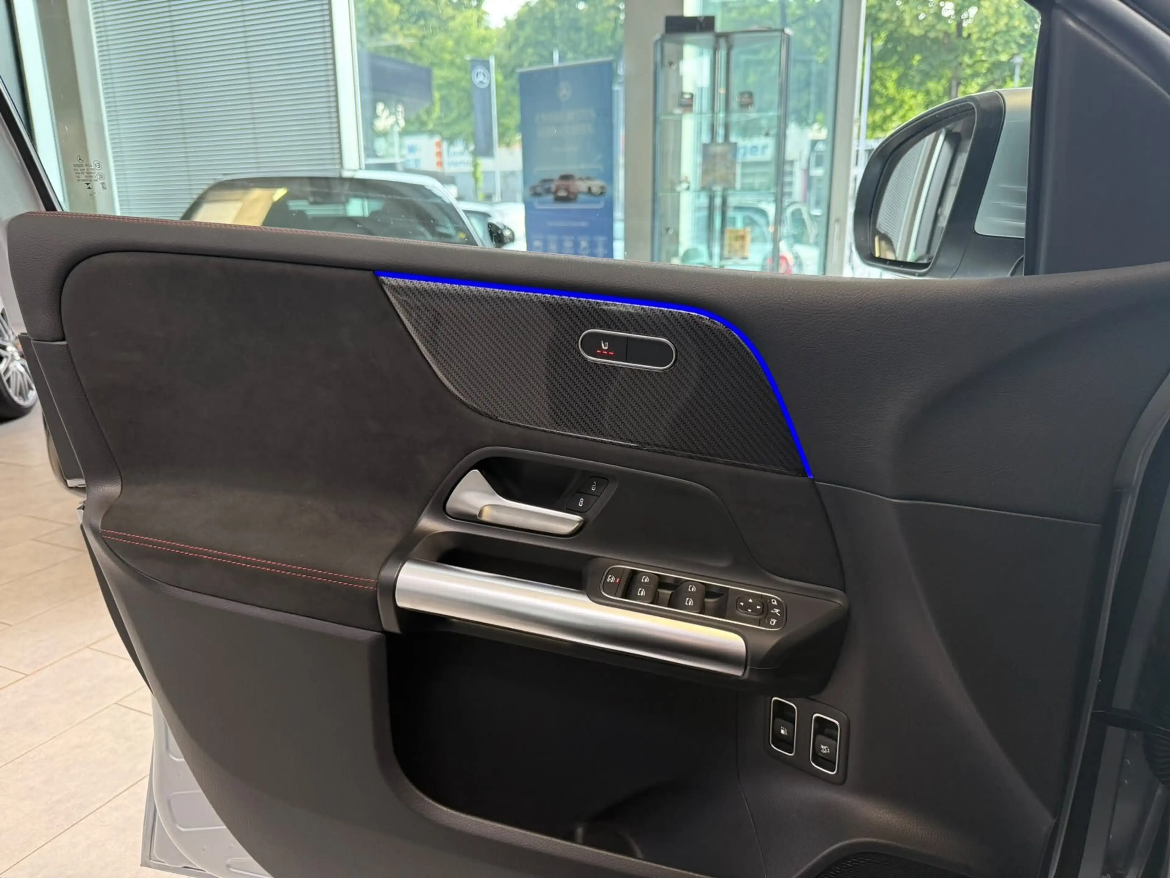 Mercedes-Benz B 250 e AMG PREMIUM AC11KW+CARPLAY+SIGN+WINTER — photo 14