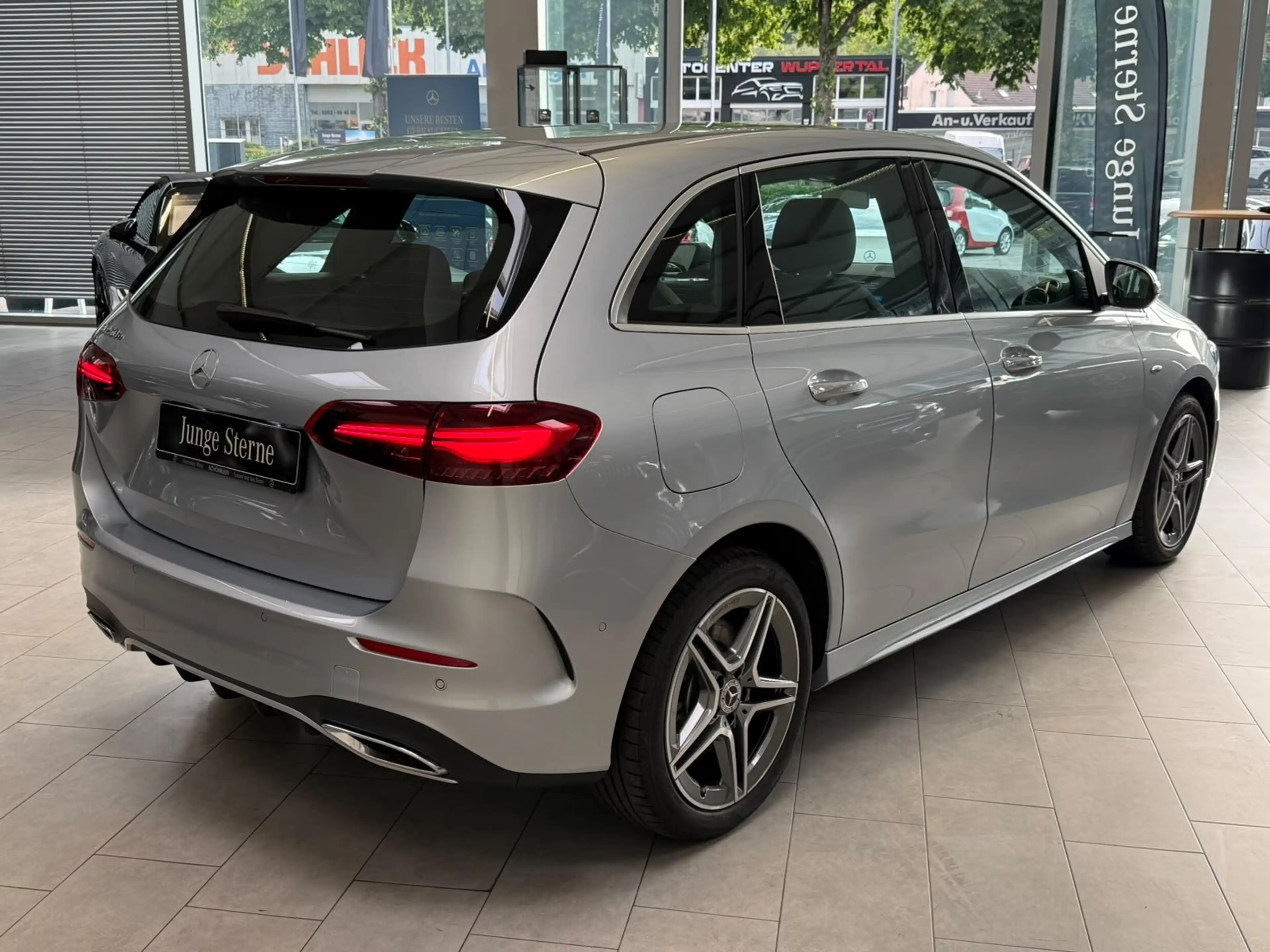 Mercedes-Benz B 250 e AMG PREMIUM AC11KW+CARPLAY+SIGN+WINTER — photo 8