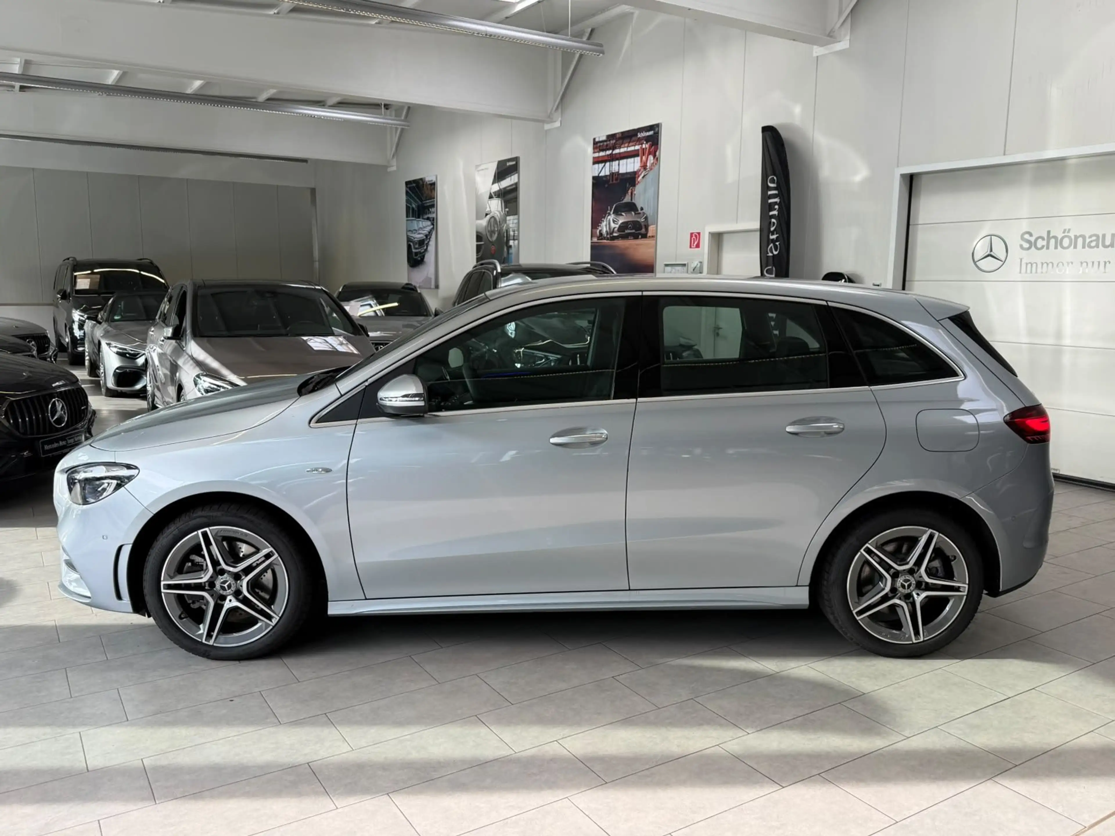 Mercedes-Benz B 250 e AMG PREMIUM AC11KW+CARPLAY+SIGN+WINTER — photo 3