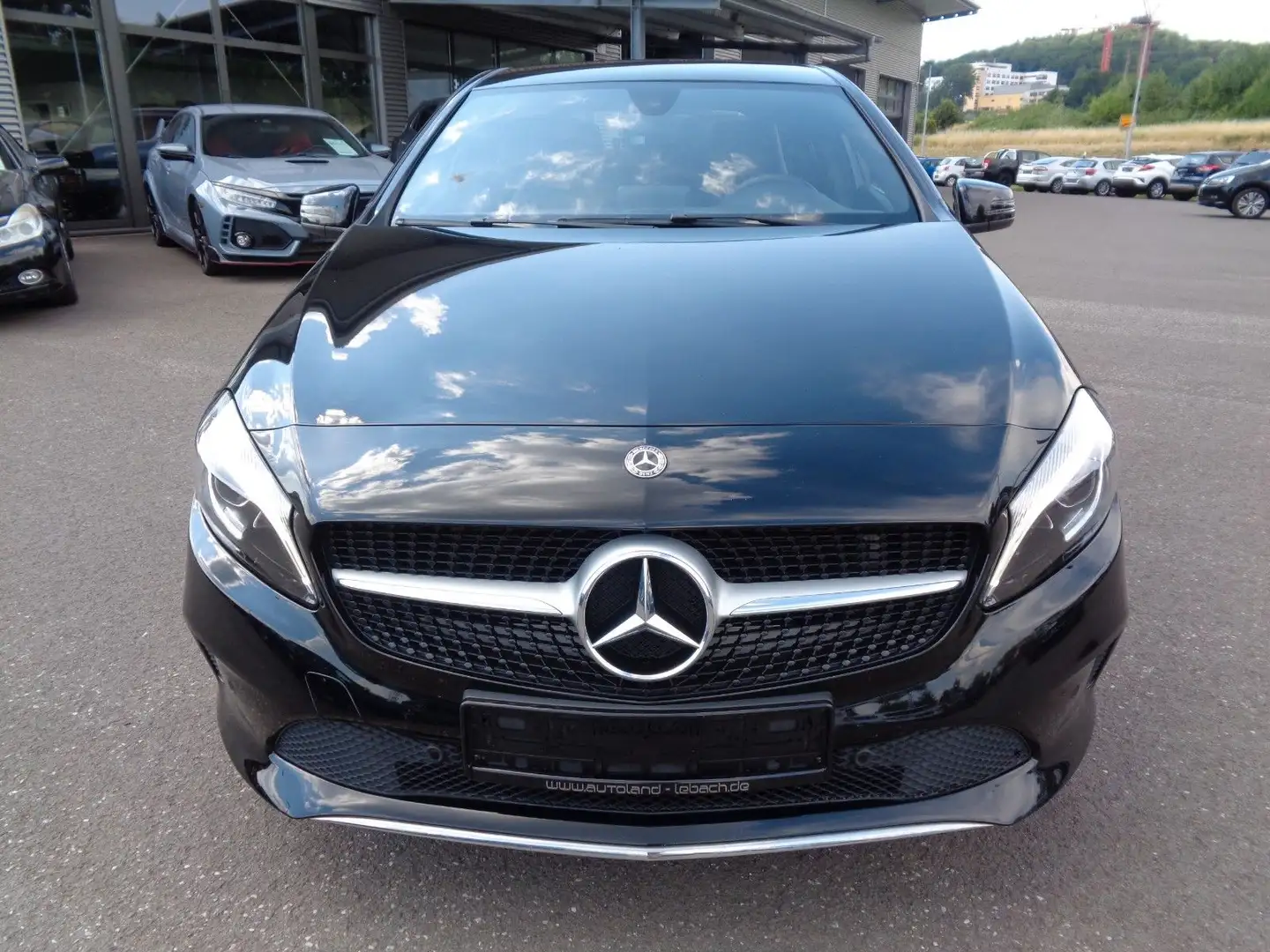 Mercedes-Benz A 200 BlueEfficiency,Automatik,ShZ,Navi,LED. Zwart - 2