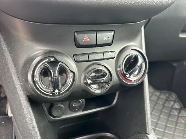 Peugeot 208 view 15