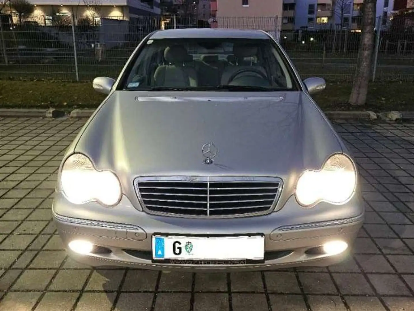 Mercedes-Benz C 200 Elegance Aut Silber - 1
