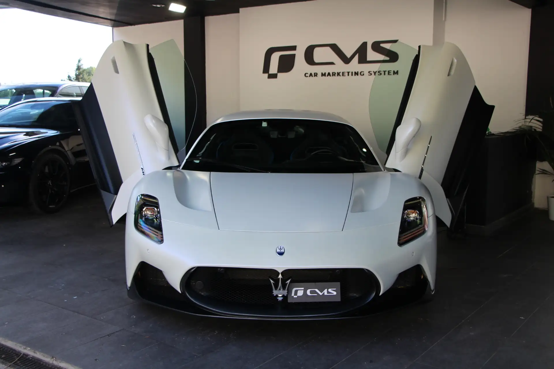 마세라티 MC20 Coupe 2022 흰색 사진 2