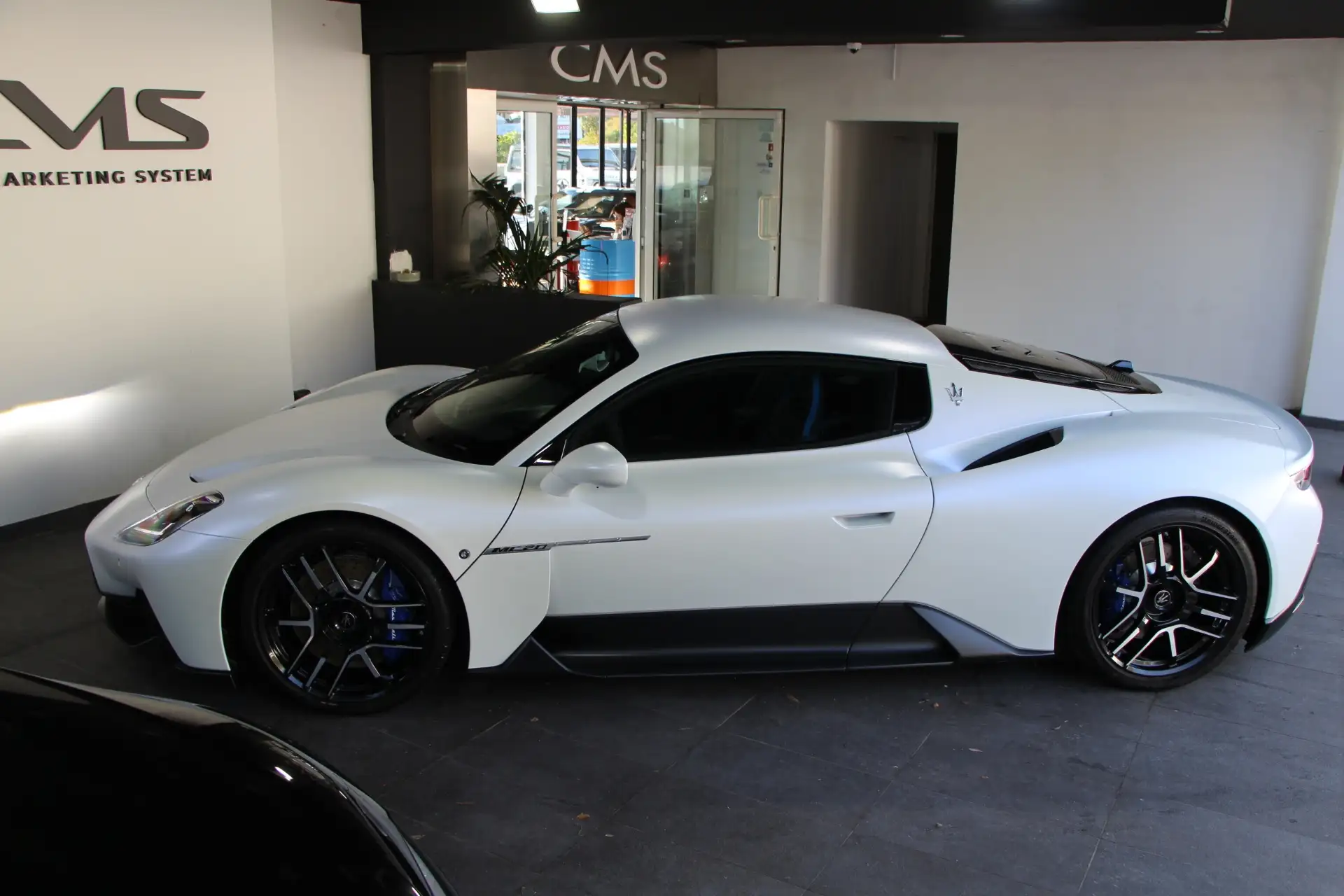 마세라티 MC20 Coupe 2022 흰색 사진 6