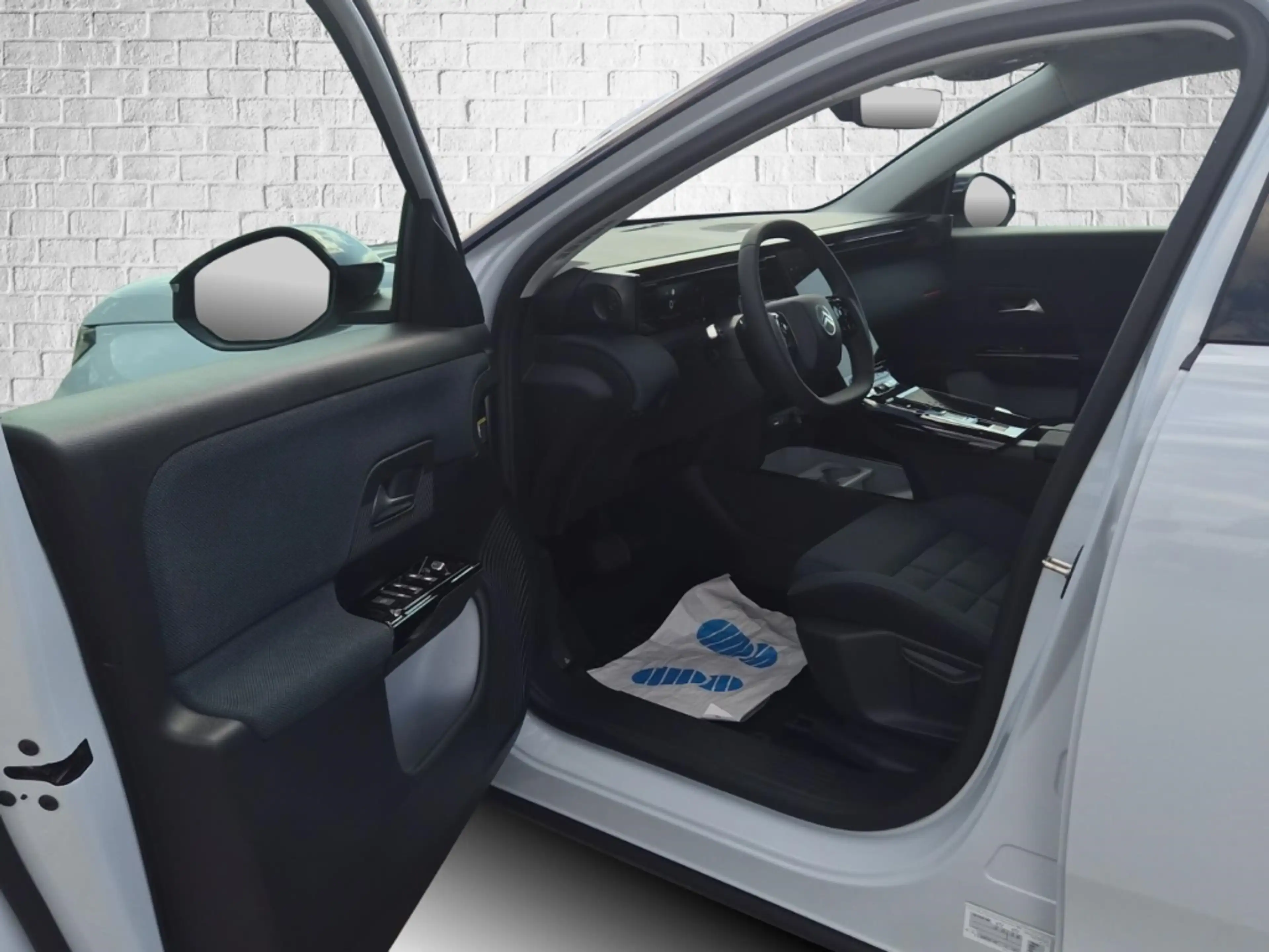 Citroen C5 Aircross Hybrid 145 DSC6 Plus ''Neues Modell'' — photo 25