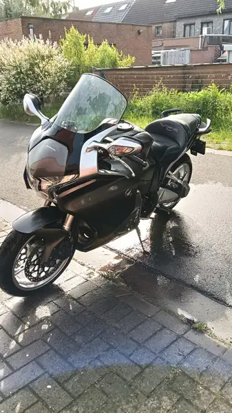Honda VFR 1200 - foto 3